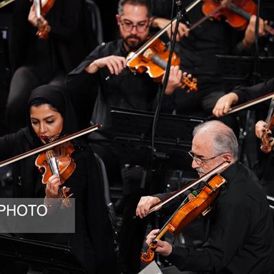 ریویو: نگاهی به کنسرت موسیقی «همراه با خاطره‌ها» به رهبری و با آهنگسازی «مجید انتظامی»