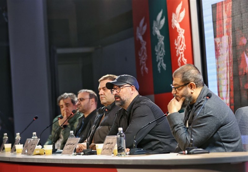 عوامل فیلم سینمایی «مارون» از فیلمهای راهیافته به بخش مسابقۀ چهل و چهارمین جشنوارۀ فجر عوامل فیلم سینمایی «مارون» از فیلمهای راهیافته به بخش مسابقۀ چهل و چهارمین جشنوارۀ فجر