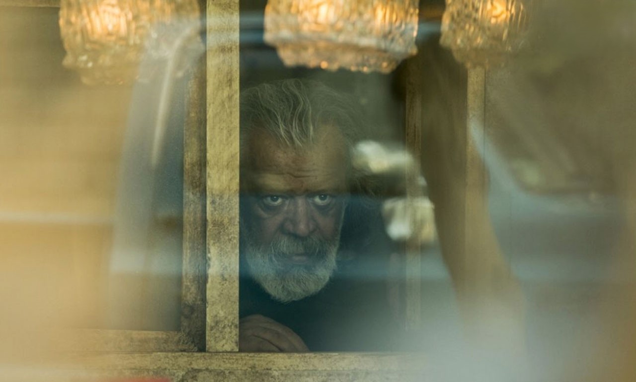 «حسن پورشیرازی» در فیلم سینمایی «پیرپسر» «حسن پورشیرازی» در فیلم سینمایی «پیرپسر»