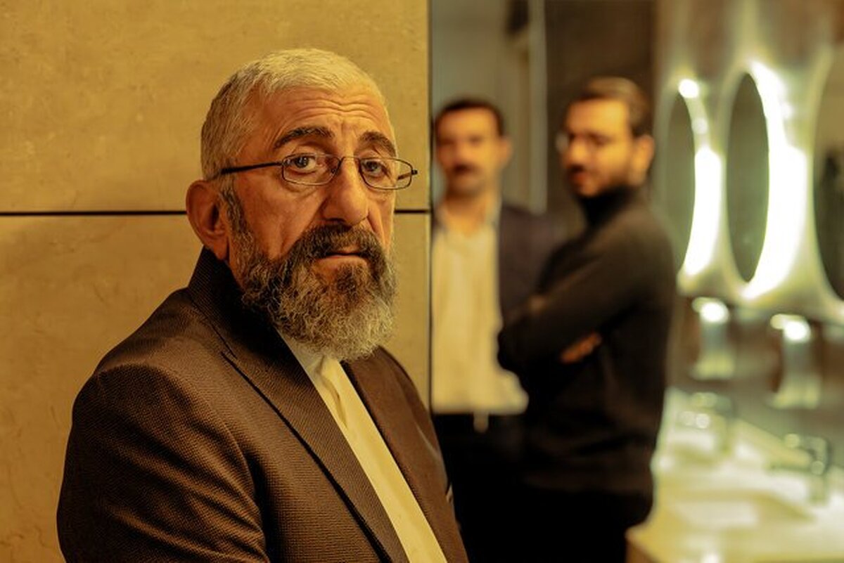 «رضا کیانیان» در نمایی از فیلم سینمایی «جهان مبهم هاتف» «رضا کیانیان» در نمایی از فیلم سینمایی «جهان مبهم هاتف»