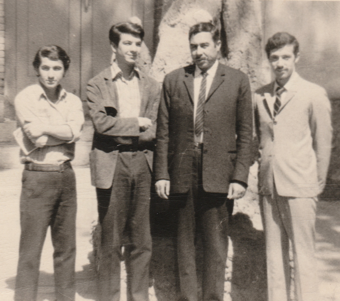 یعقوب امدادیان به همراه دوستناش یعقوب امدادیان به همراه دوستناش