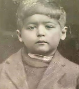 «رضا رویگری» در کودکی «رضا رویگری» در کودکی