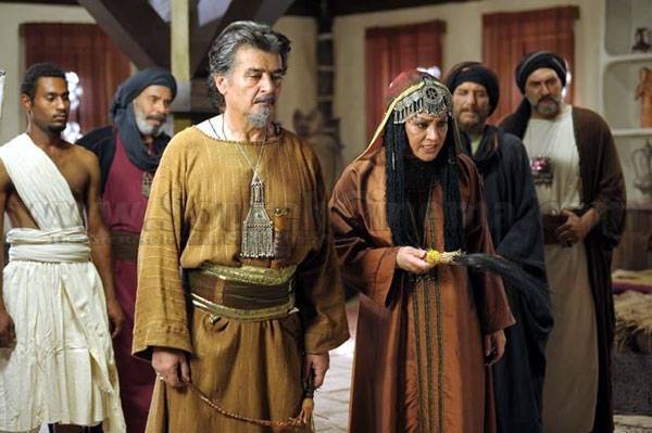 «رضا رویگری» در فیلم «راه بهشت»، ساختۀ «مهدی صباغزاده» «رضا رویگری» در فیلم «راه بهشت»، ساختۀ «مهدی صباغزاده»