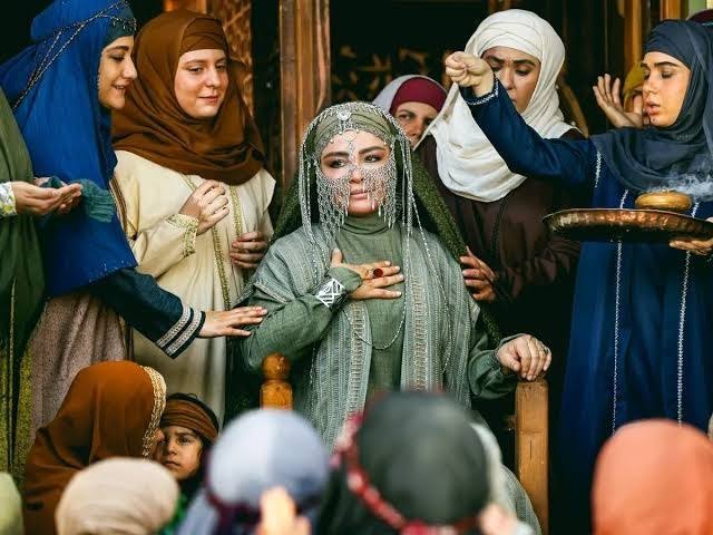 «مه‌لقا باقری»، در سریال «رویای نیمه شب»، به کارگردانی «غلامحسن آخوندپور»